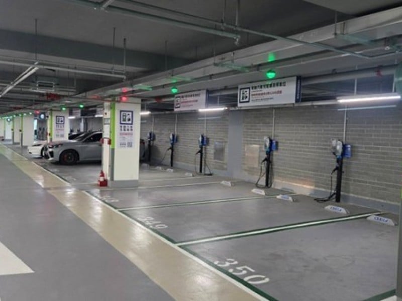 國內公共充電樁突破1.2萬槍 交通部持續推動路外公共停車場設置電動汽車充電專用停車位
